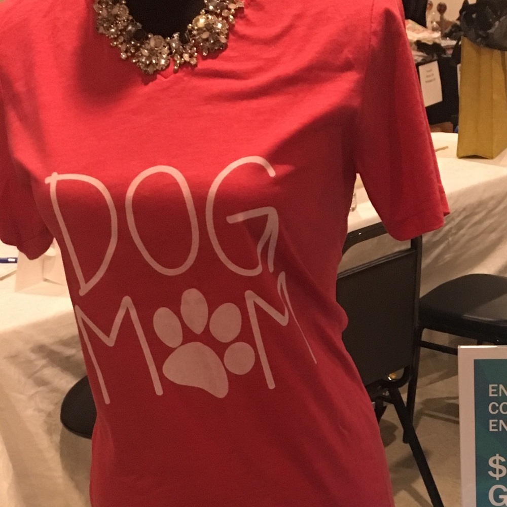 Dog Mom Tee, Size: S